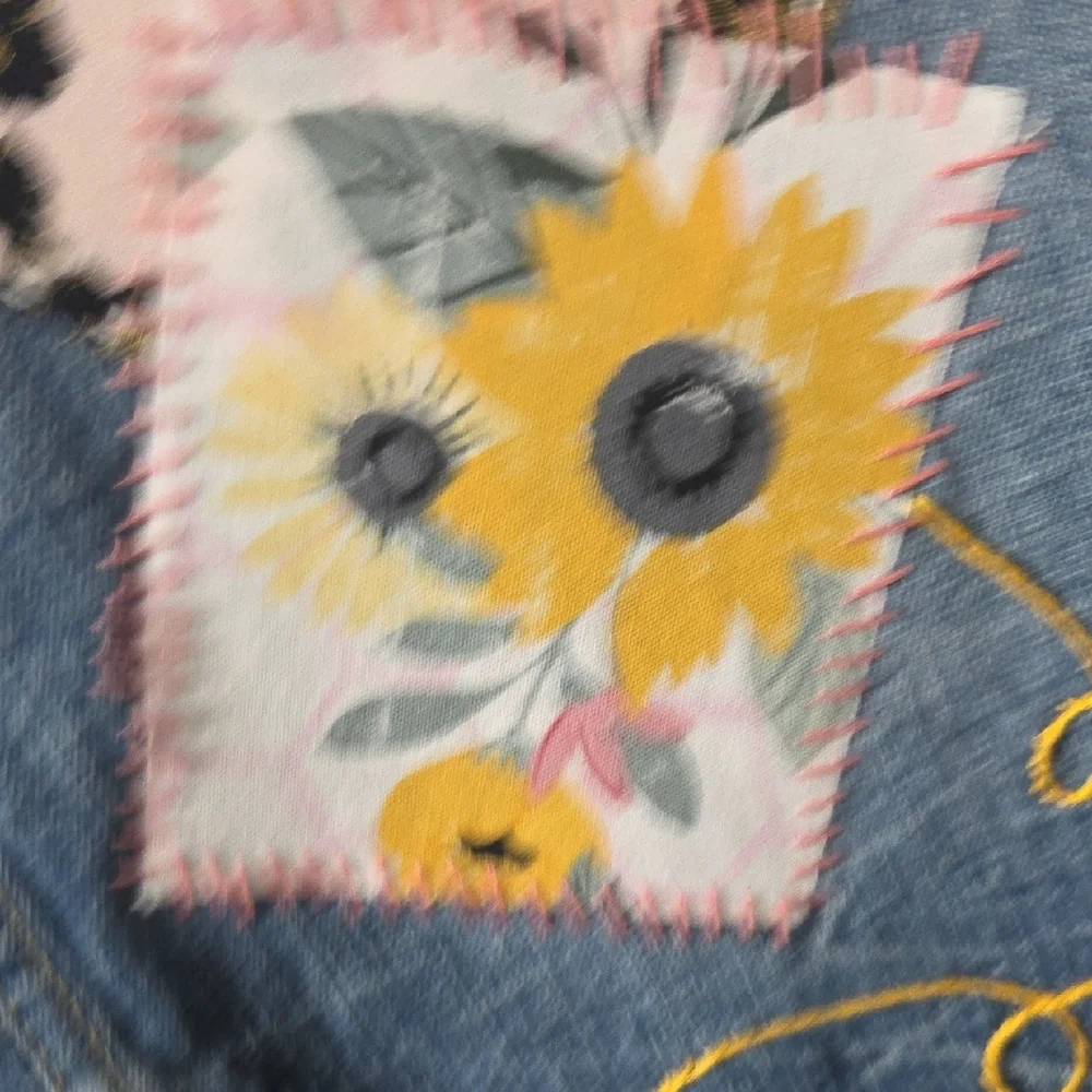 Arizona Jean Company Blue Denim Flare Jeans with Floral Patchwork - Picture 12 of 16